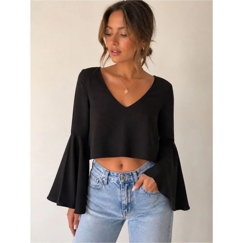 Lulu’s Black Cropped Bar Back Bell Sleeved Blouse Size Small